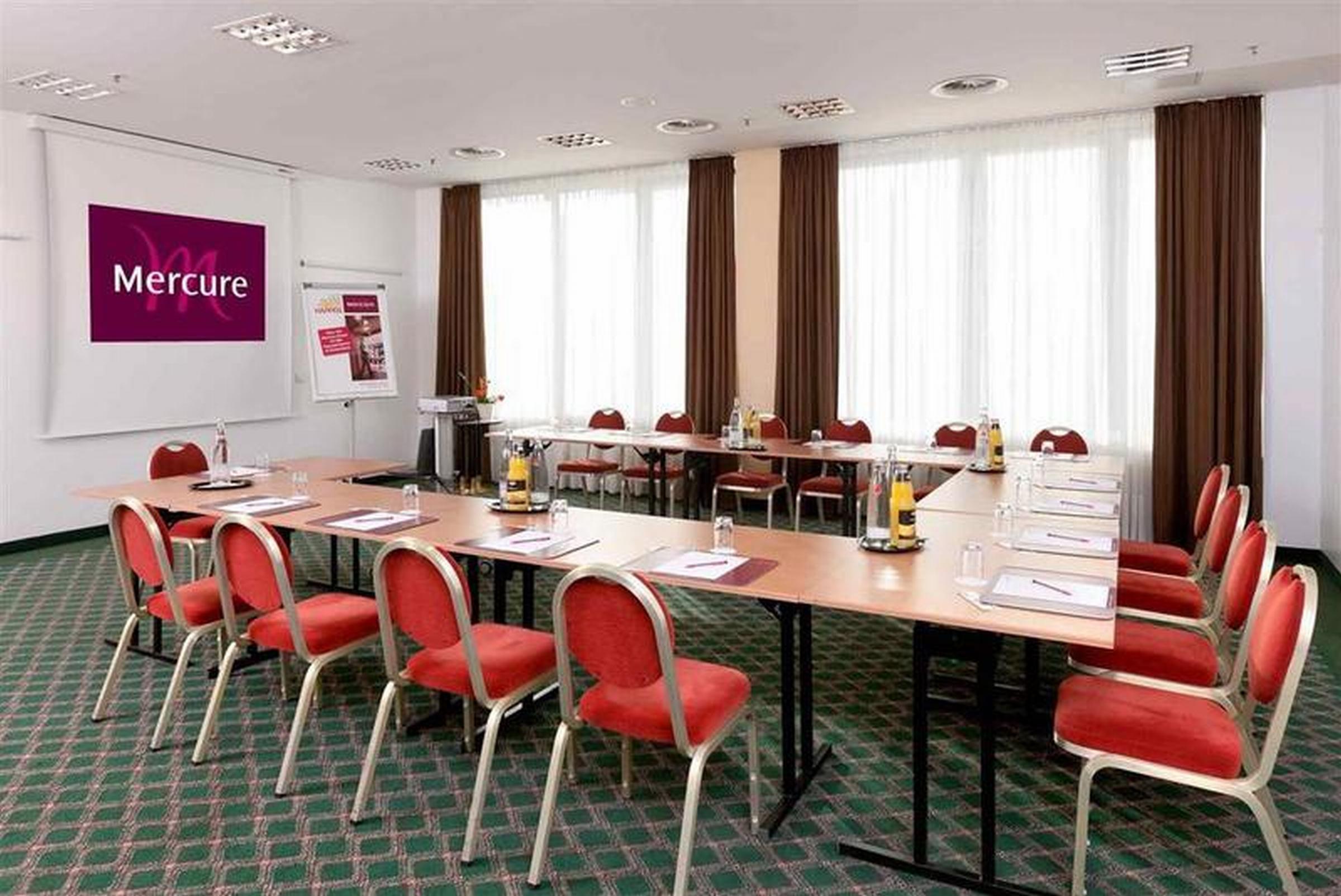 Mercure Hotel Berlin Tempelhof Екстер'єр фото