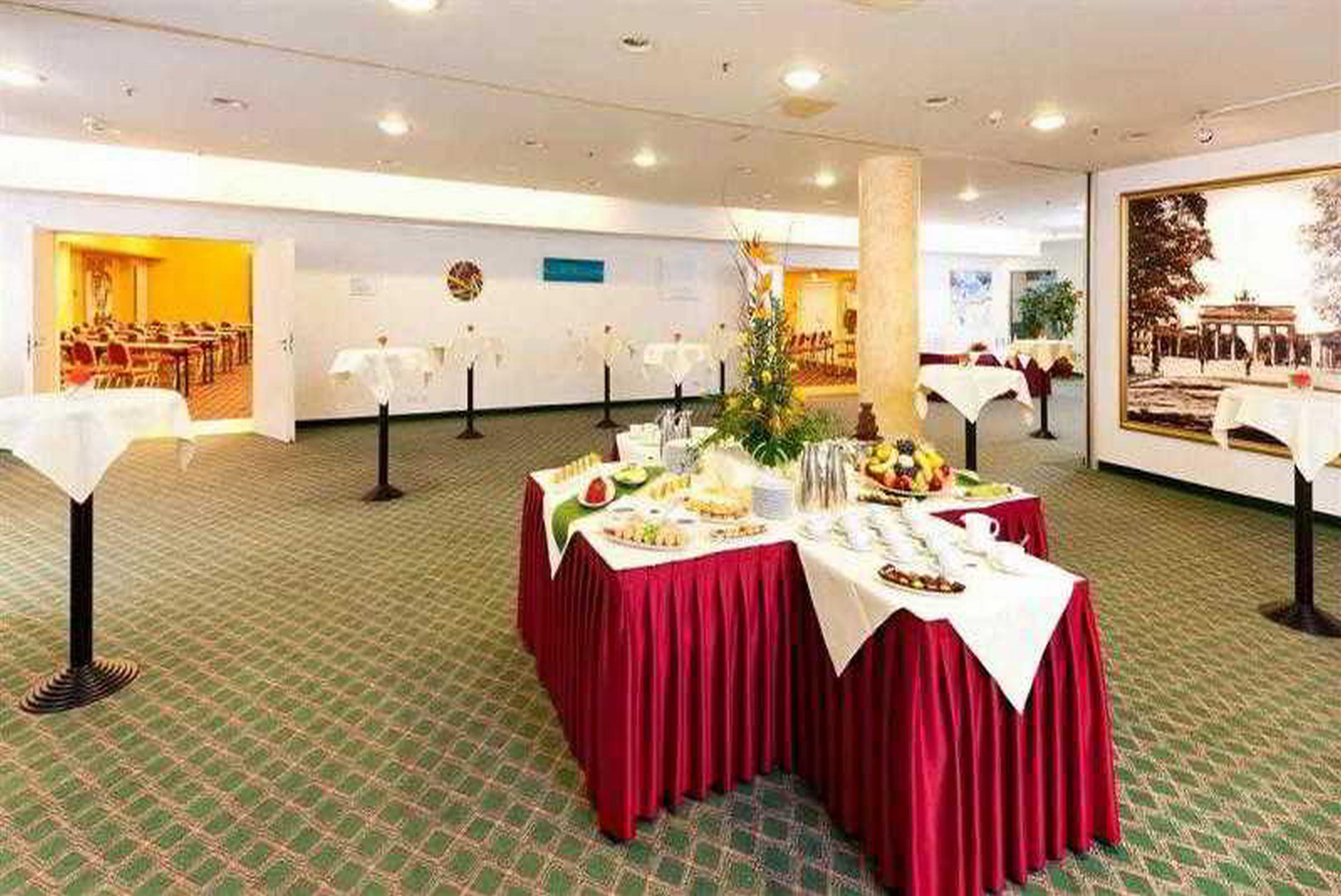Mercure Hotel Berlin Tempelhof Екстер'єр фото